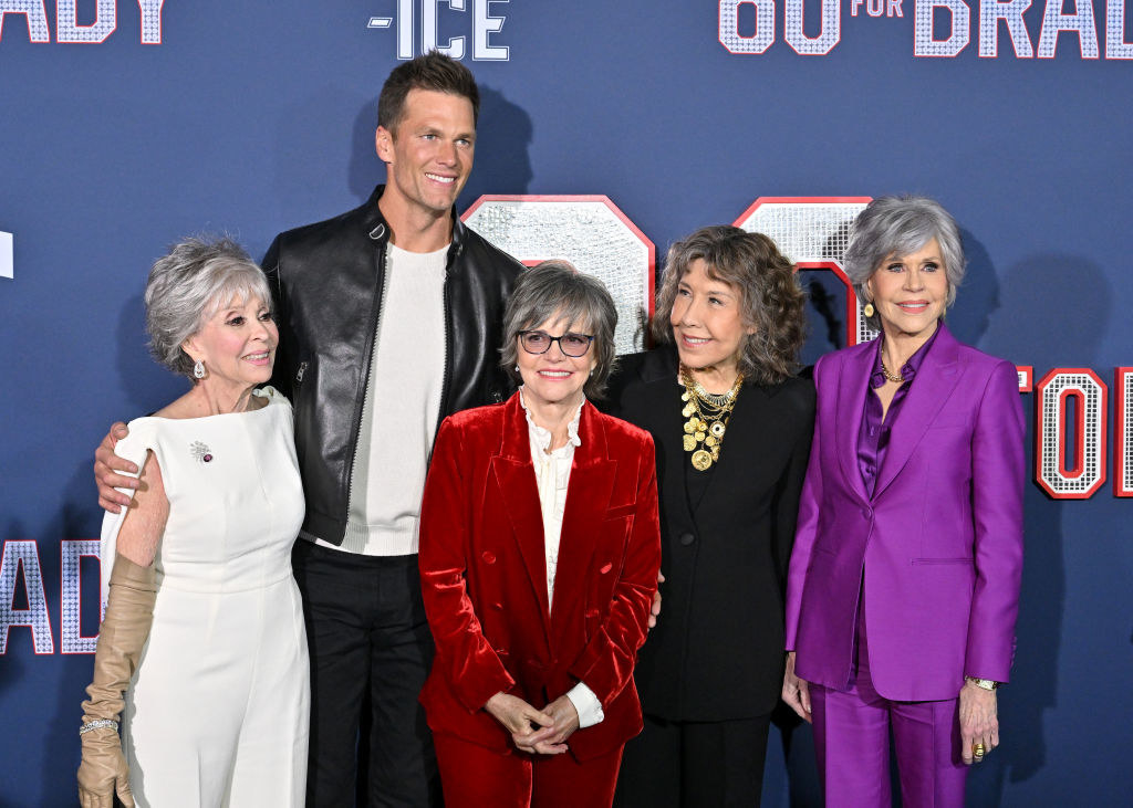 Tom Brady with the cast of &quot;80 for Brady&quot;