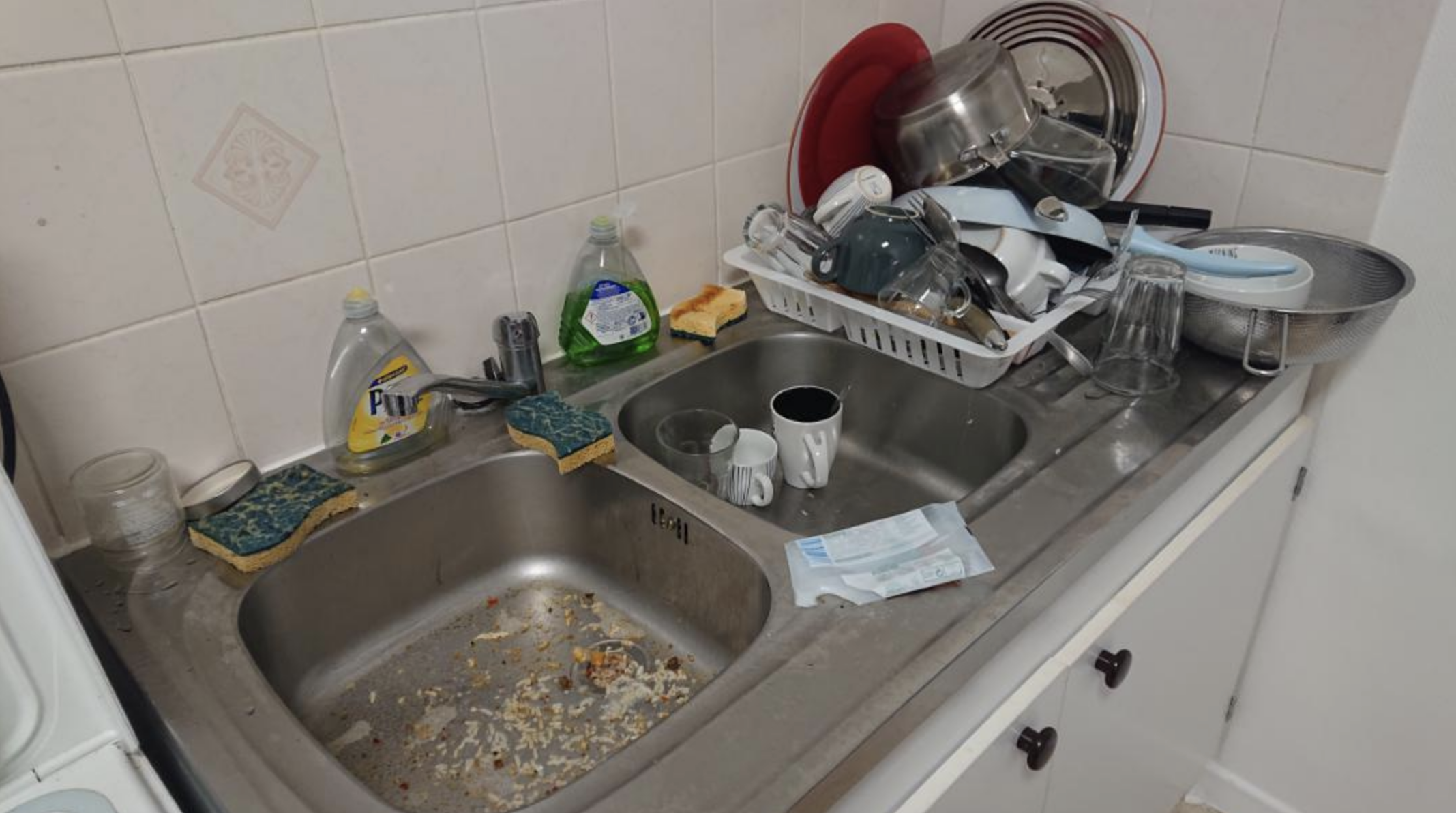 A dirty sink