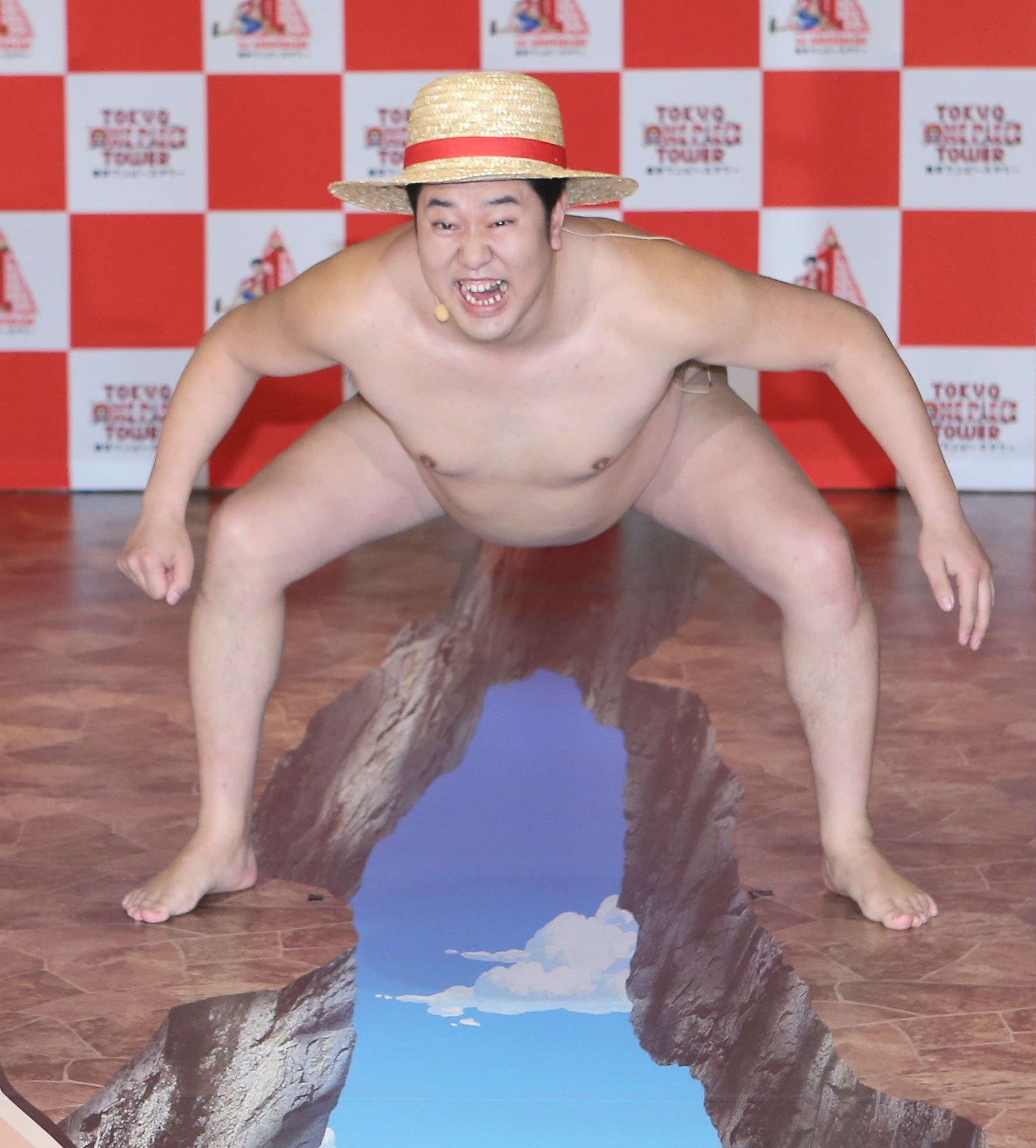 パンツ一丁の人気芸人、マイナス14℃の北海道で"ゴジラ"になる!?→「最高にかっこいい」「もはや芸術」の声