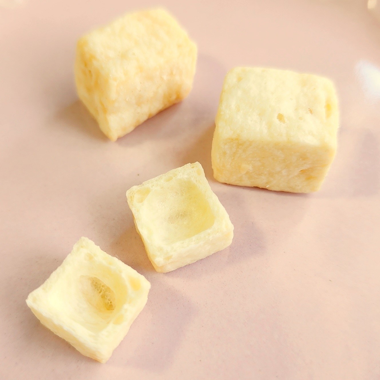 LAWSON(ローソン)のオススメお菓子「まるごと豆腐のスナック 宮古島産 雪塩仕立て 20g」