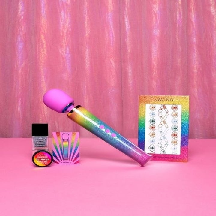Wand vibrator with assorted gifts included