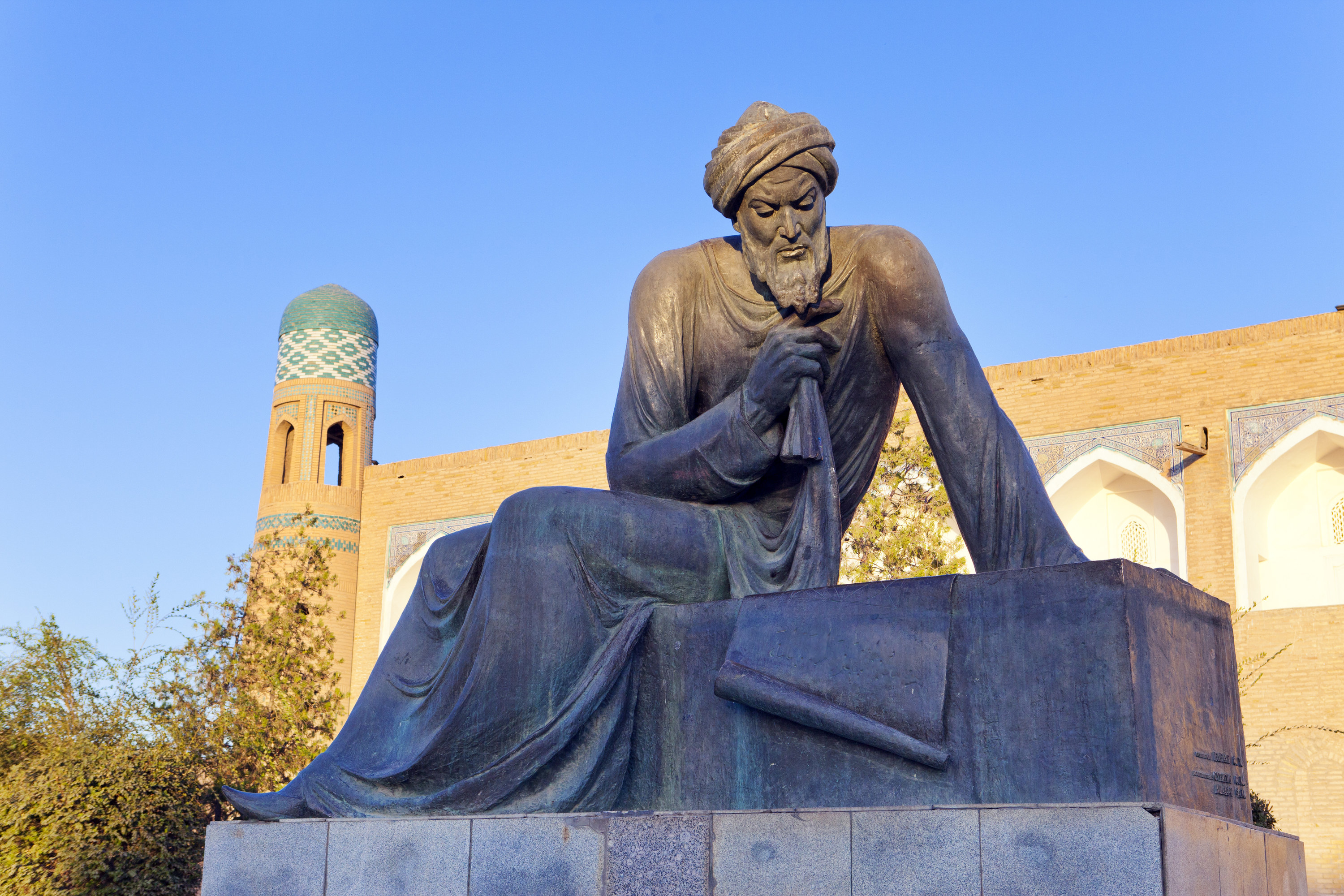 a statue of Muhammad ibn Musa al-Khwarizmi