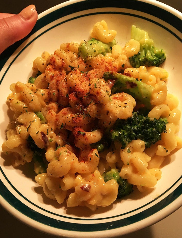Mac 'n' cheese with broccoli