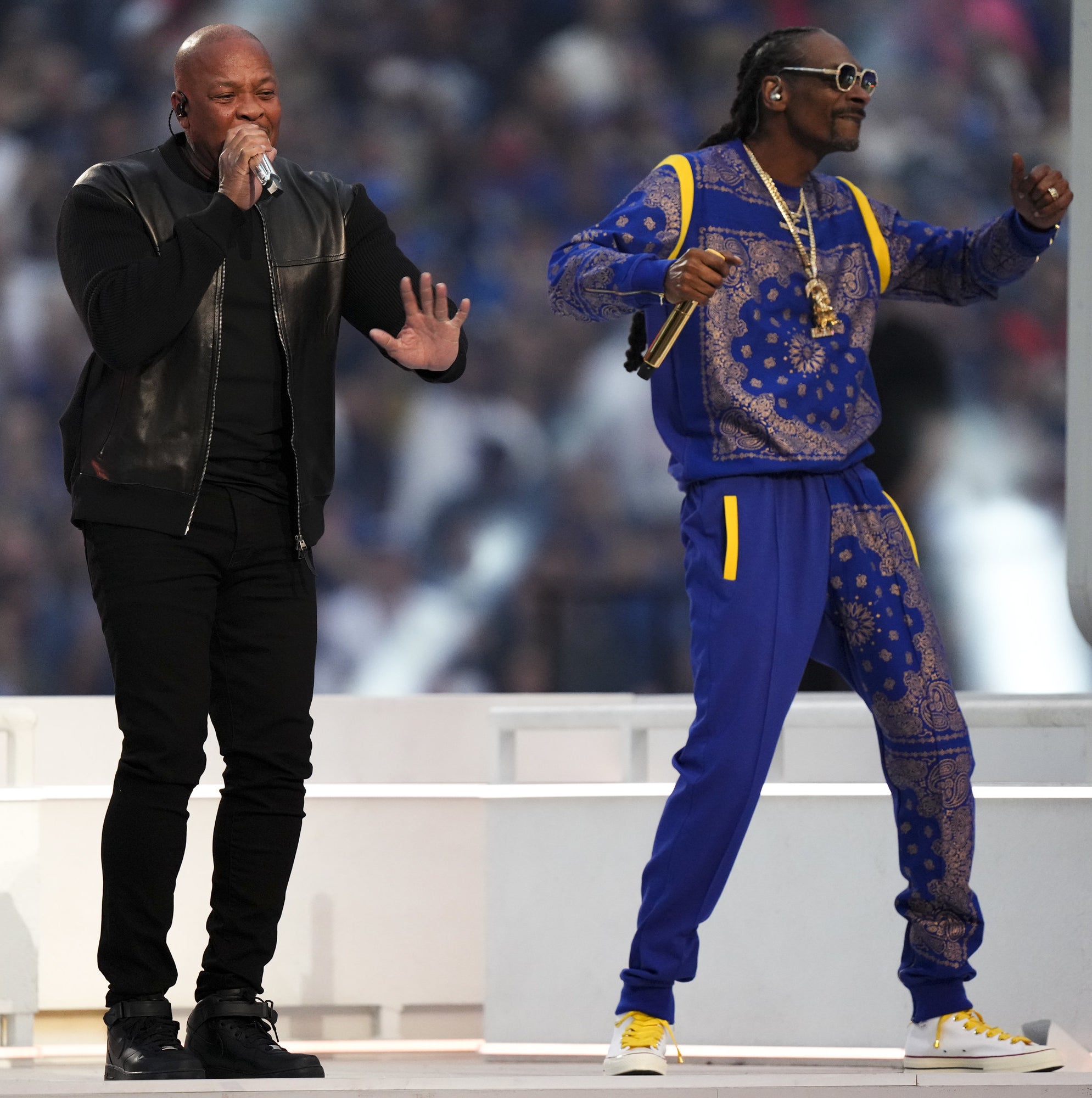 Eminem, Kendrick Lamar, Dr. Dre, Mary J. Blige, 50 Cent and Snoop Dogg perform at the halftime show