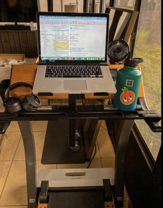 reviewer's laptop on adjustable bar