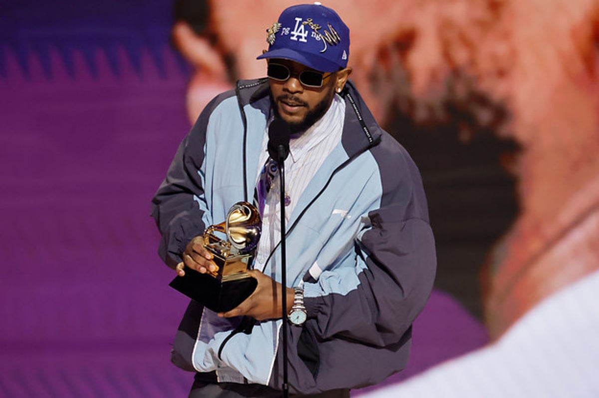 SPOTTED: Kendrick Lamar Collects Grammy Award Wearing Full AW23′ Martine  Rose Look – PAUSE Online