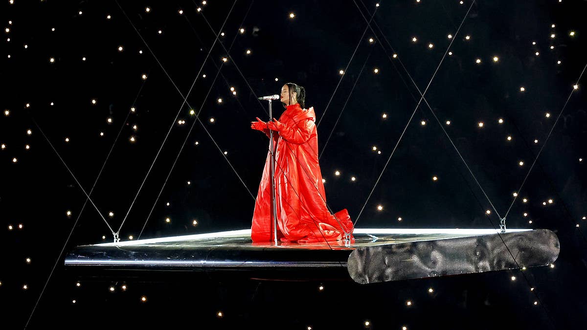 Rihanna was levitating during her Super Bowl halftime performance, literally and figuratively. We talked to stage designer Willo Perron about how it happened.