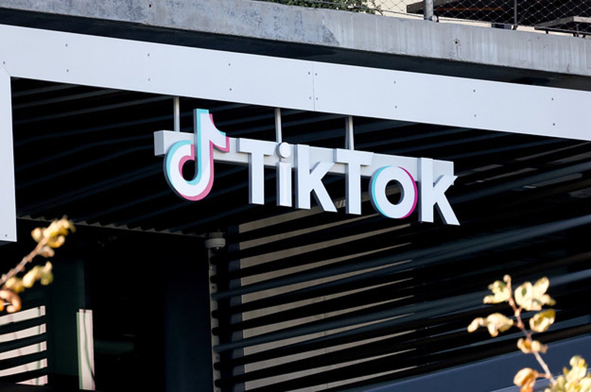 TikTok to introduce 60 minute time limit for teens