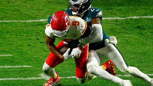 Late in the fourth quarter, officials called Eagles' James Bradberry for holding JuJu Smith-Schuster. Eagles fans aren't happy about the outcome.