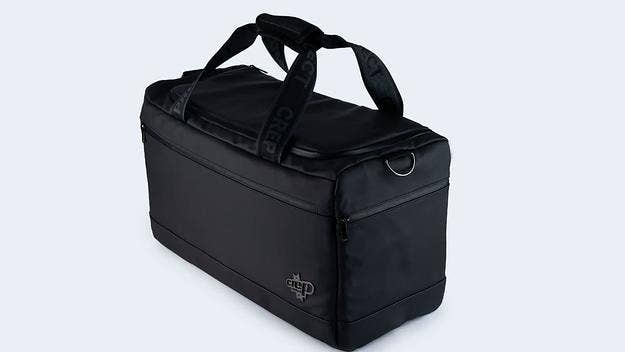 Made to hold up to four pairs of sneakers, CP stays ahead of the game with a premium duffle-style bag delivering durability, shoe care and elite style.