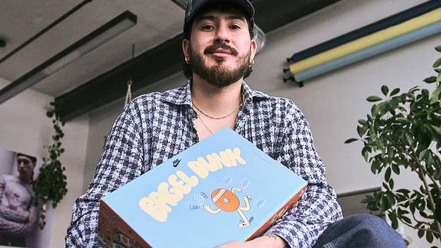 Chien Champion on his recent collaboration with Nike, illustrating the box art for the limited edition Bagel Dunks. And working with Quebec rappers like Fouki.