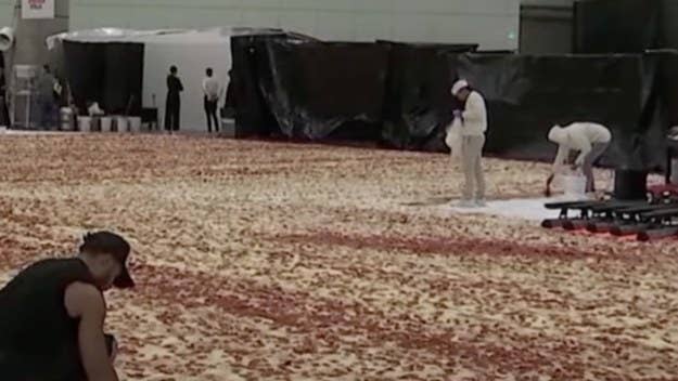 Pizza Hut has earned the Guinness Book of World Records title for "World's Largest Pizza" after making an enormous pie on Jan. 18 in California