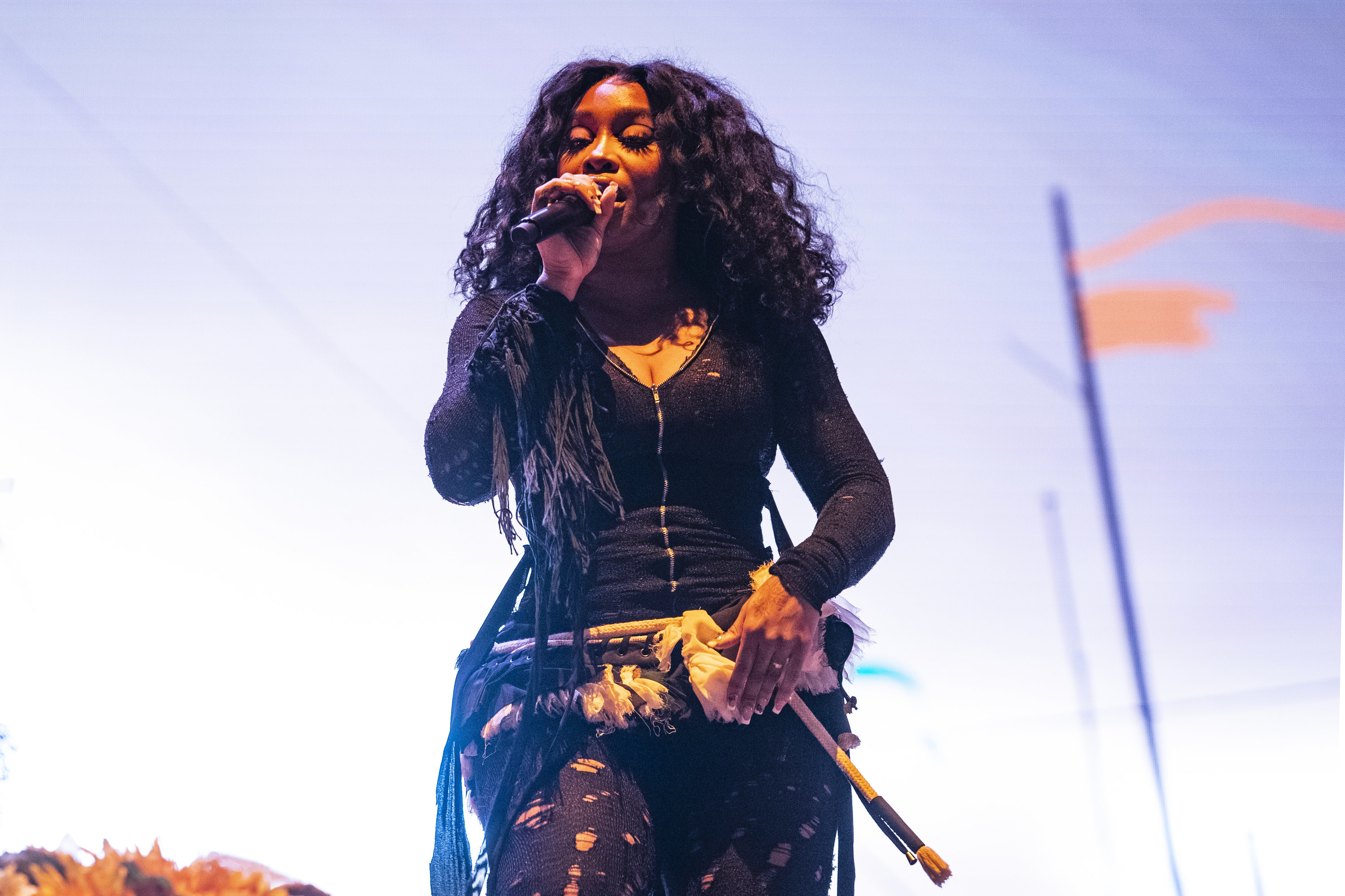 SZA performing