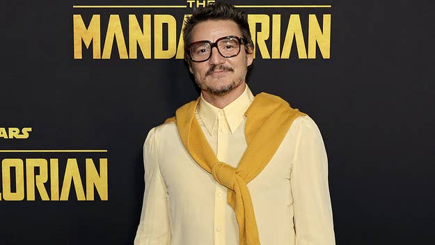 Fans are losing their minds over Pedro Pascal's Starbucks order after the 'Mandalorian' star was stopped and asked to sign an autograph with coffee in hand.