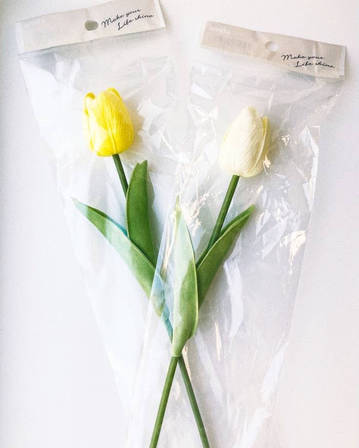 CanDo(キャンドゥ)の高見えインテリア「アートフラワーチューリップ 白・黄色」