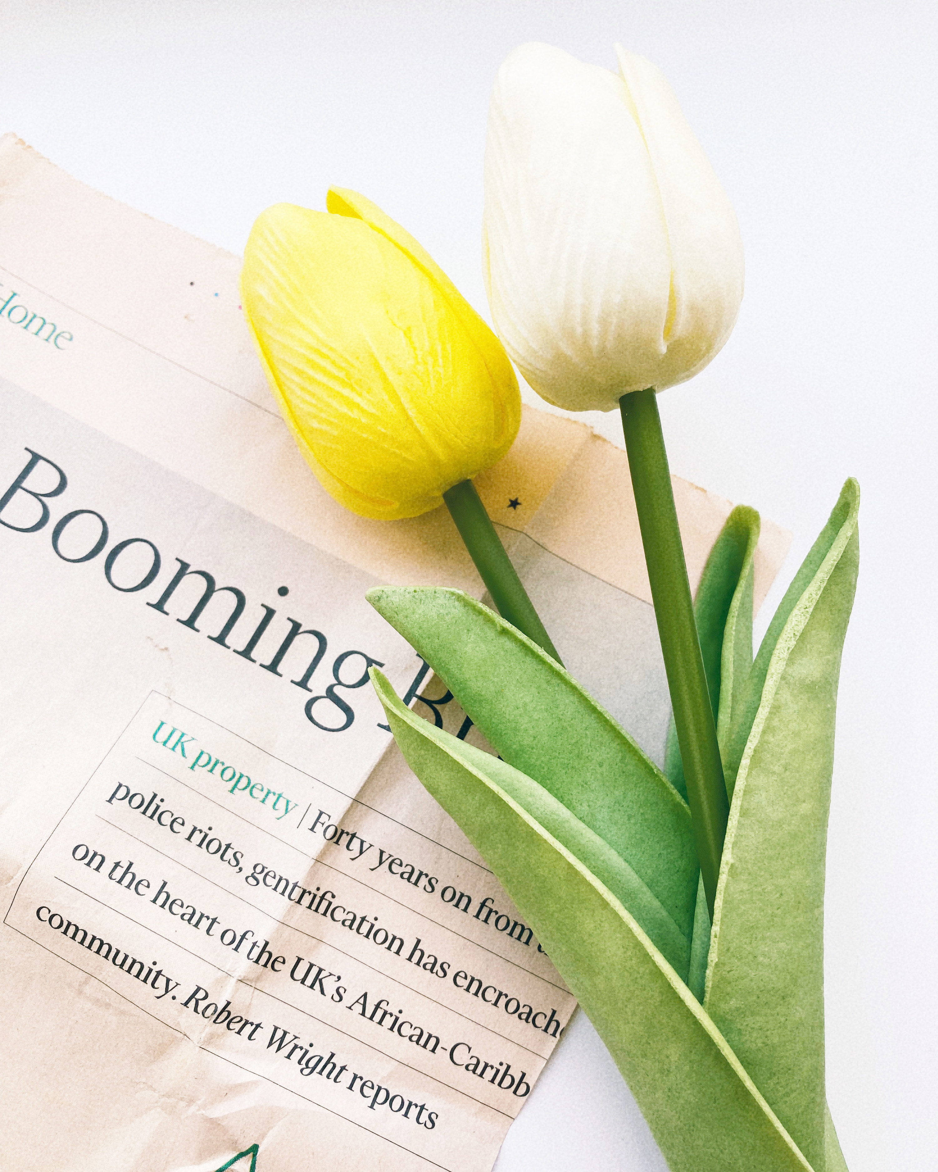 CanDo(キャンドゥ)の高見えインテリア「アートフラワーチューリップ 白・黄色」