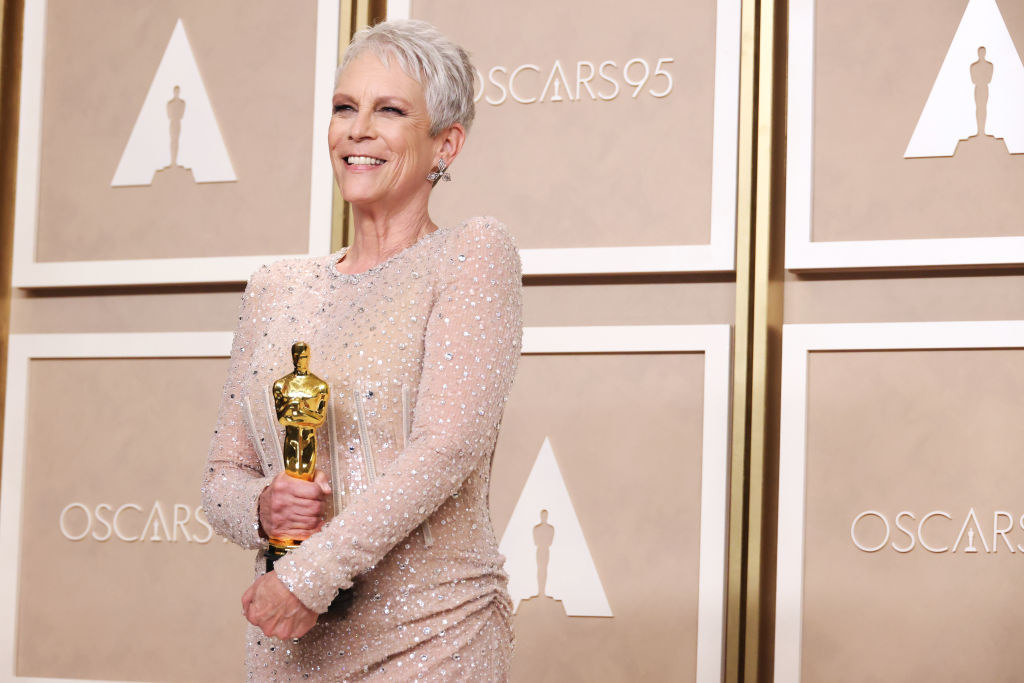 Jamie Lee Curtis with her Oscar