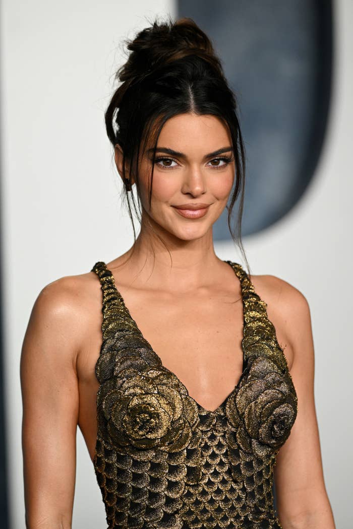 kendall jenner at vanity fair oscars party red carpet