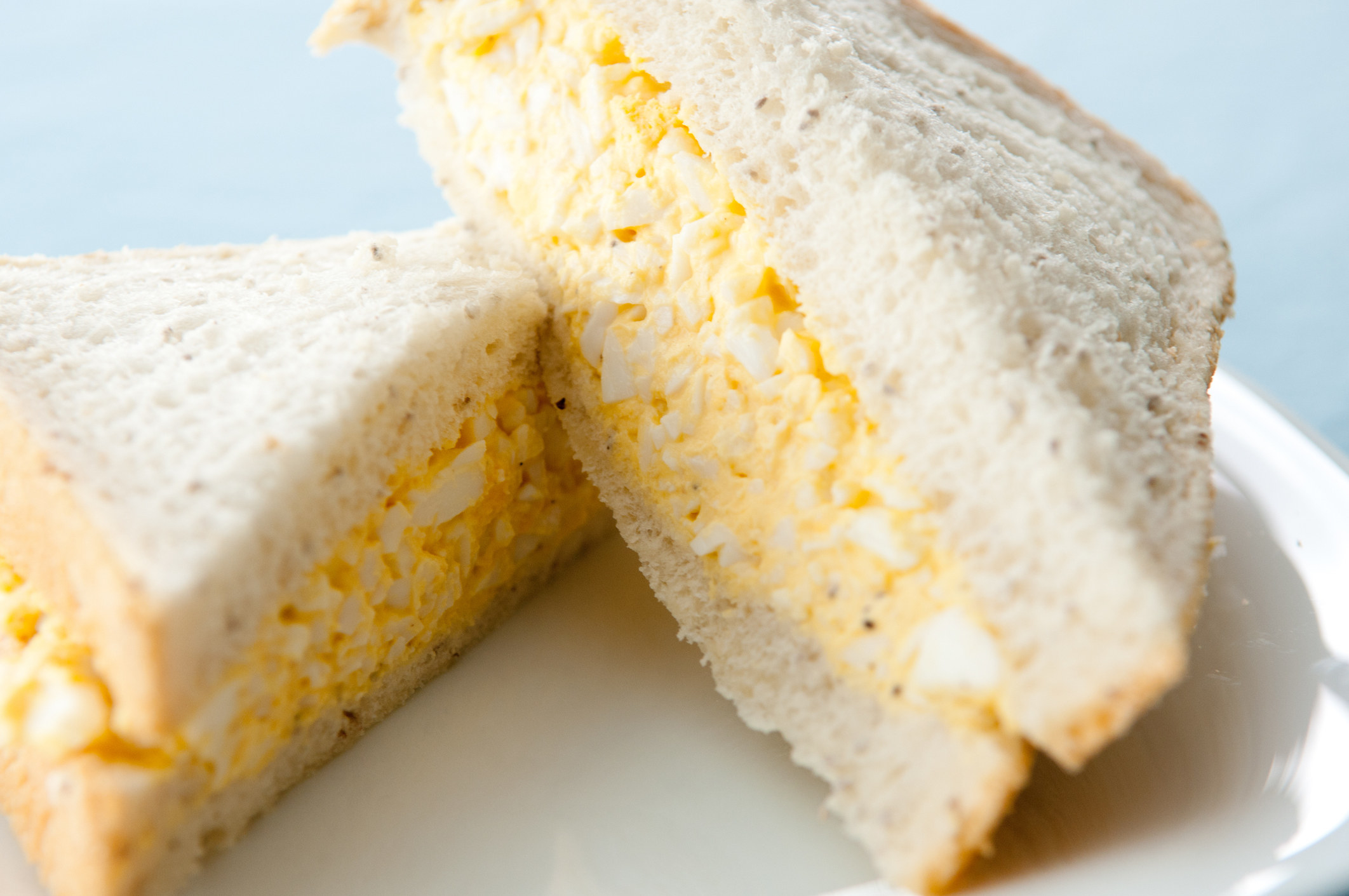 Egg salad on white bread