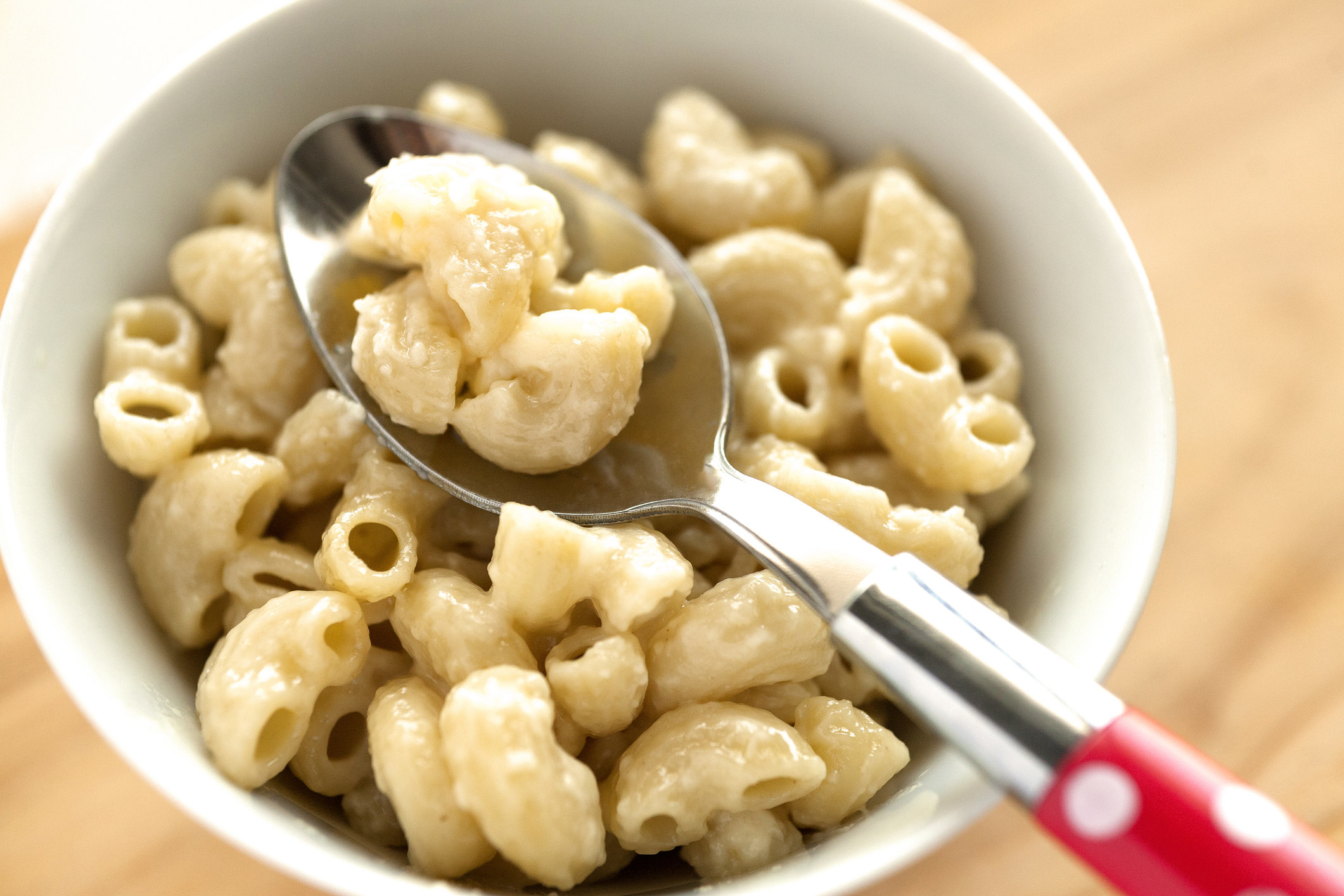 Mac &#x27;n&#x27; cheese in a bowl