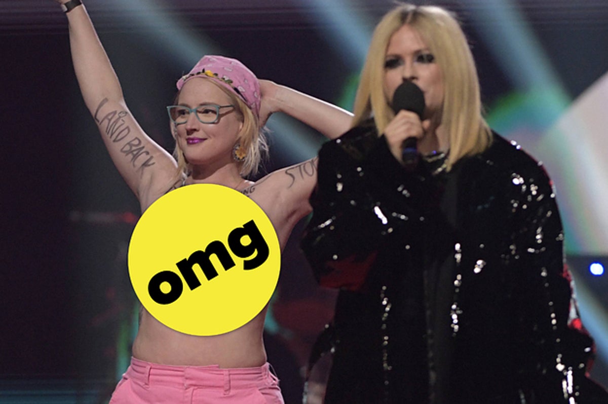 1200px x 797px - A Video Of Avril Lavigne Cussing Out A Streaker Is Going Viral