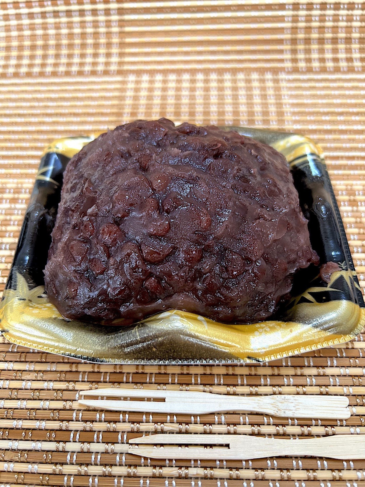 Chateraise（シャトレーゼ）のおすすめ和菓子「十勝小豆おはぎ 2個入り」