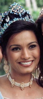 A closeup picture of Diana Hayden smiling