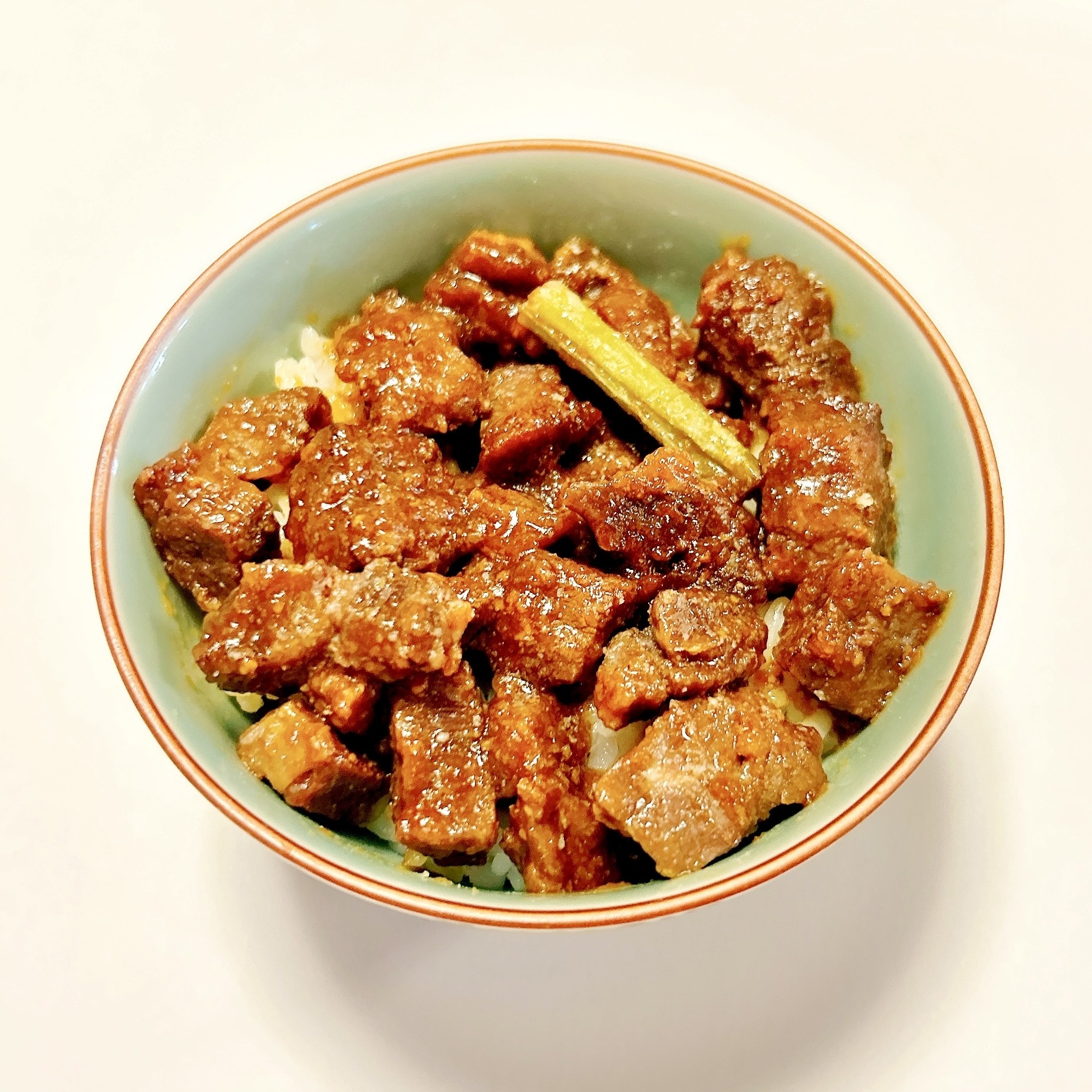 LAWSON(ローソン)のオススメの冷凍食品「直火焼き牛ハラミ角切 にんにくダレ」