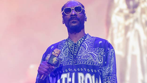 Snoop Dogg arrived in Scotland on Thursday to begin the European leg of his I Wanna Thank Me arena tour. The Death Row Records CEO was welcomed by bagpipes.