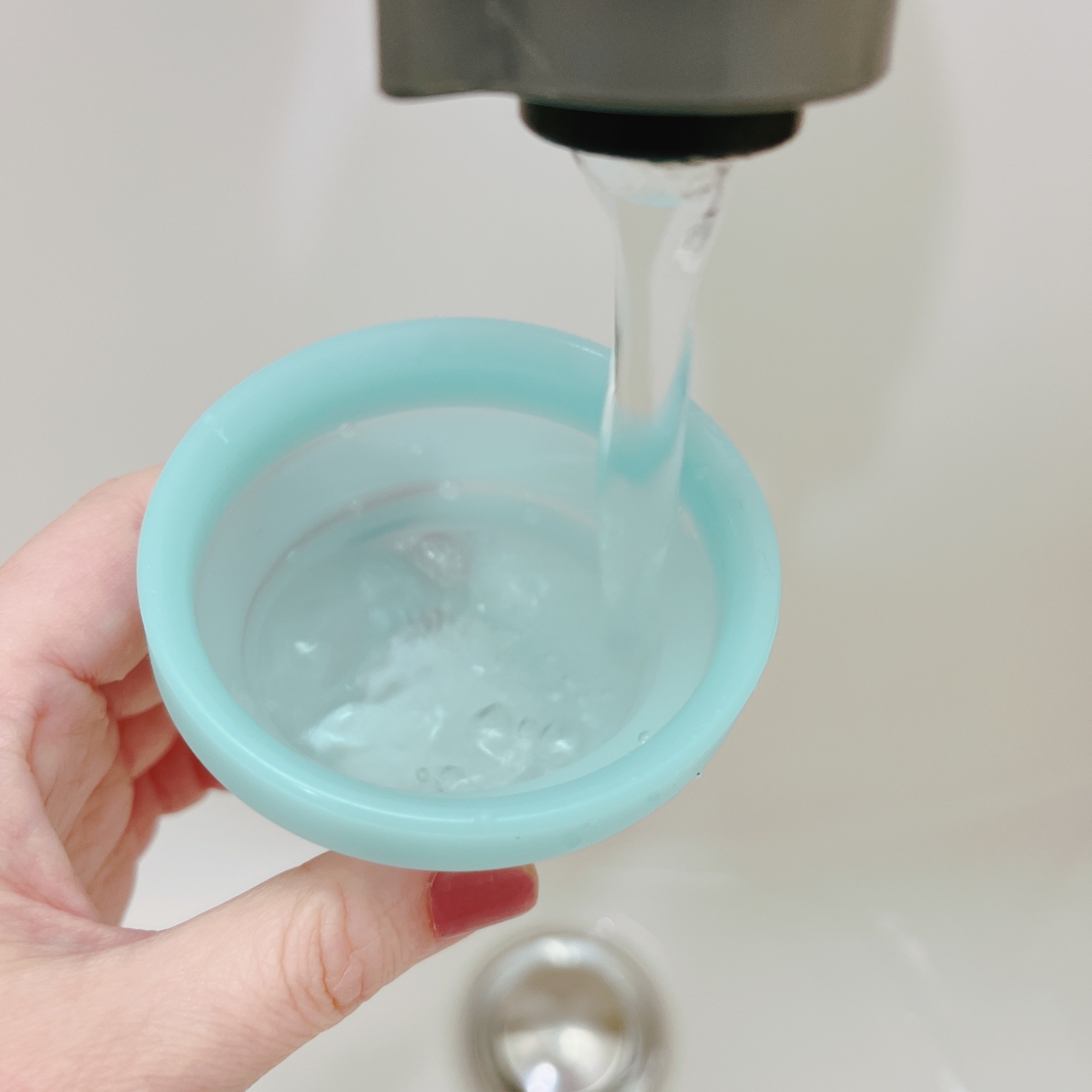 Loft（ロフト）のおすすめ便利グッズ「たためる携帯うがいコップ ケース付 ブルー」