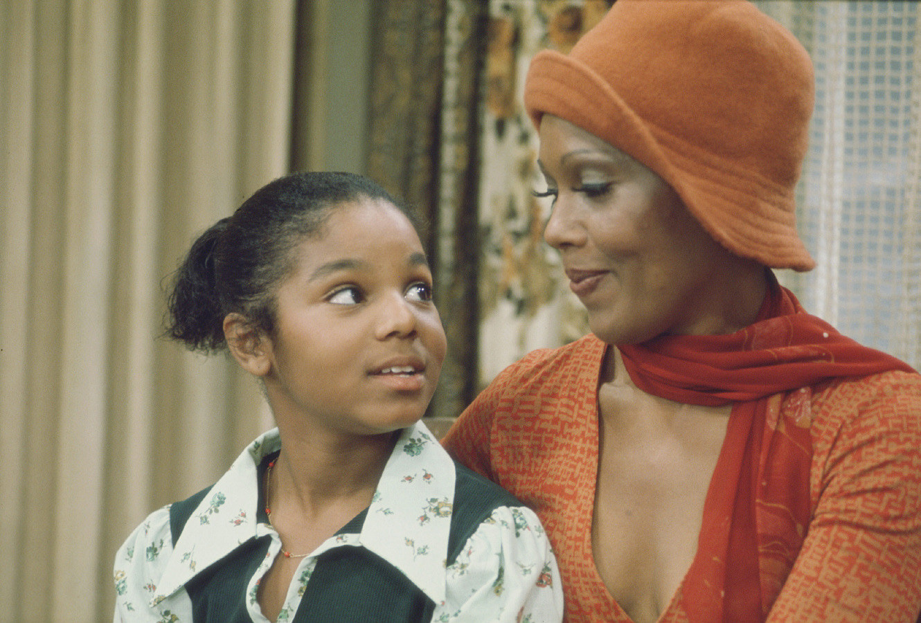 American actresses Janet Jackson (left) and Ja&#x27;net DuBois in a scene from the television series &#x27;Good Times,&#x27; Los Angeles, California, late 1970s