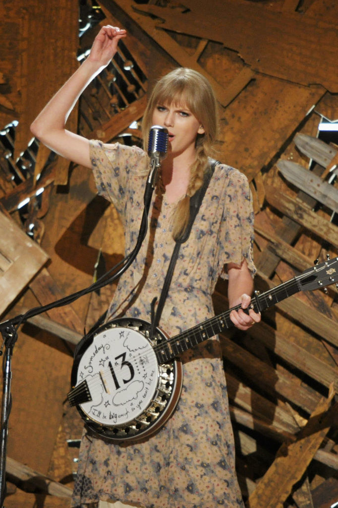 Taylor performing