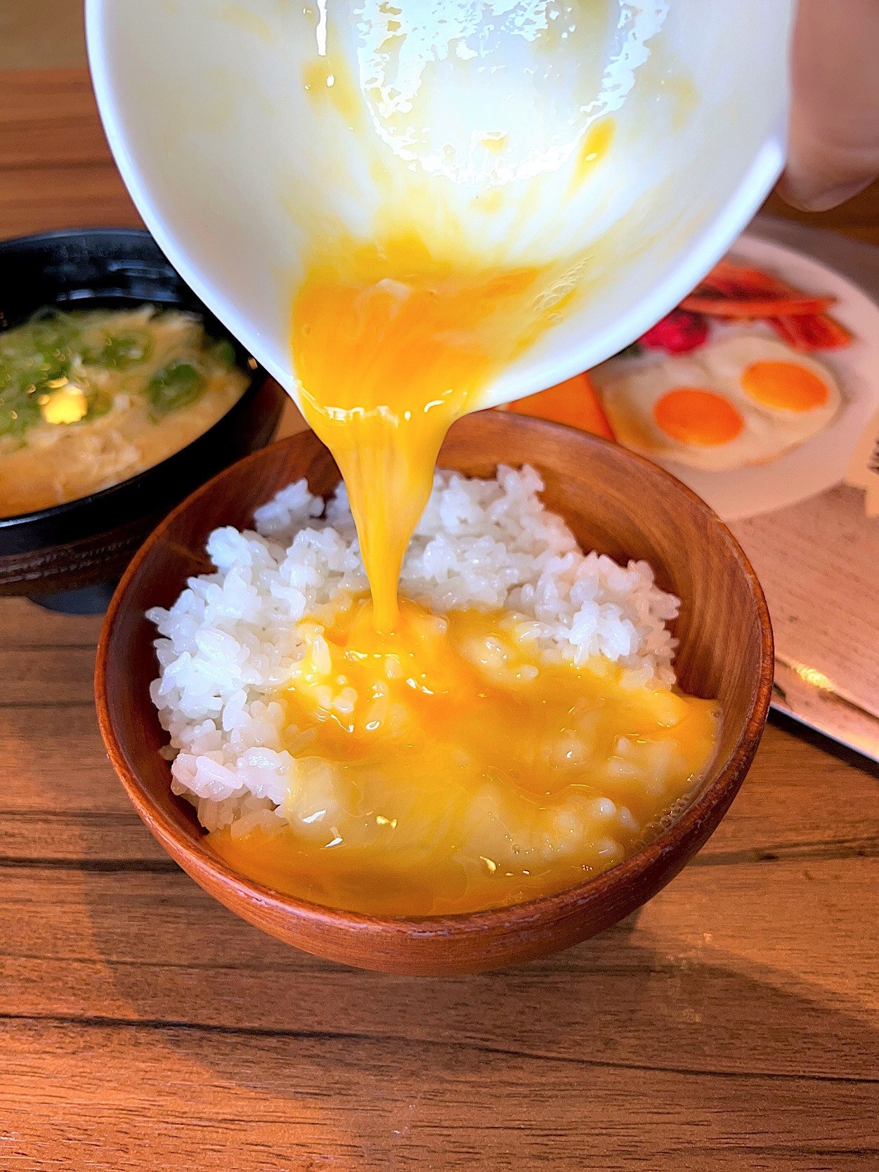 びっくりドンキーのおすすめモーニング「卵かけご飯」