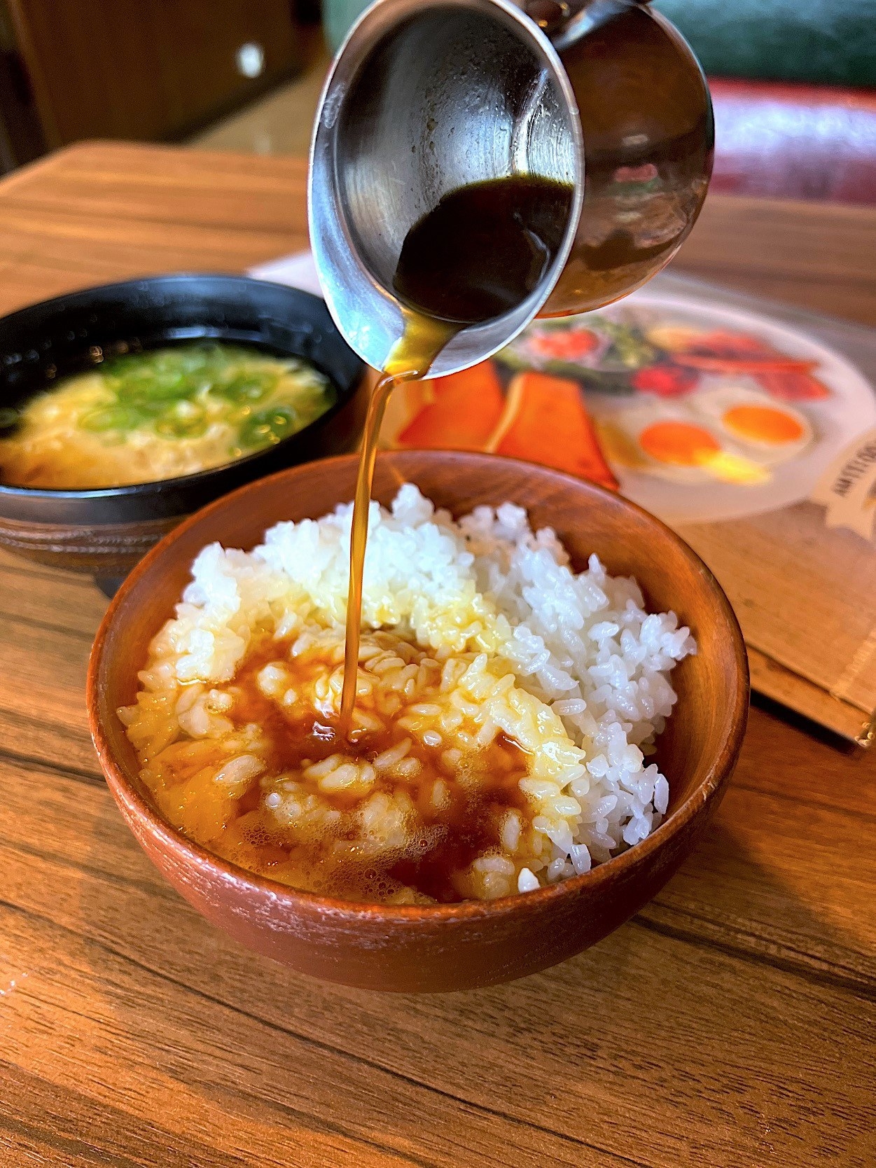 びっくりドンキーのおすすめモーニング「卵かけご飯」