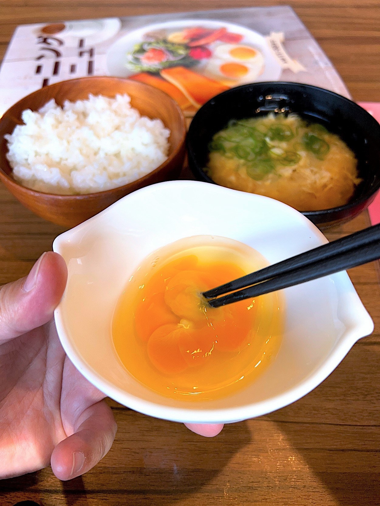 びっくりドンキーのおすすめモーニング「卵かけご飯」