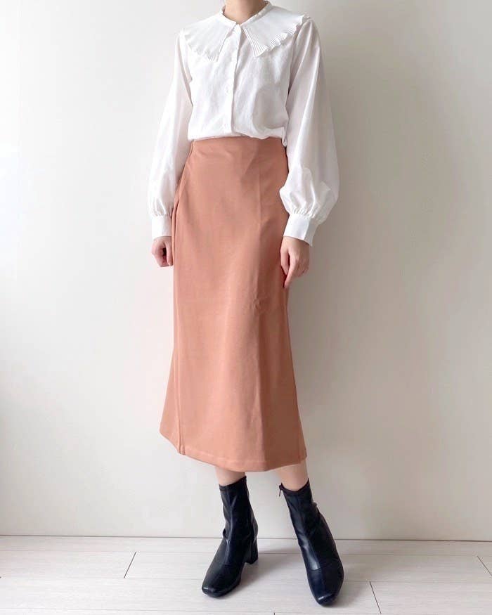 UNIQLO（ユニクロ）の高見えスカート「ストレッチダブルフェイススリットスカート（丈標準76～80cm）」のコーディネート