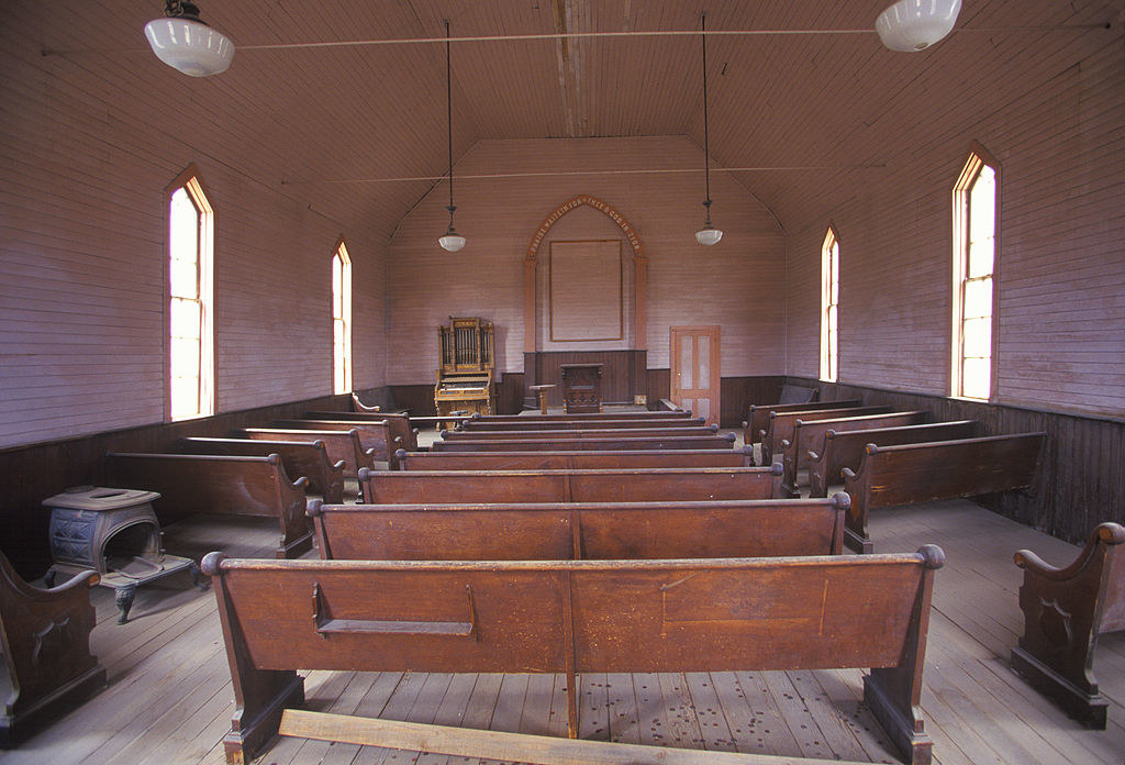 29 Unsettling Pictures Of Ghost Towns And Ruins