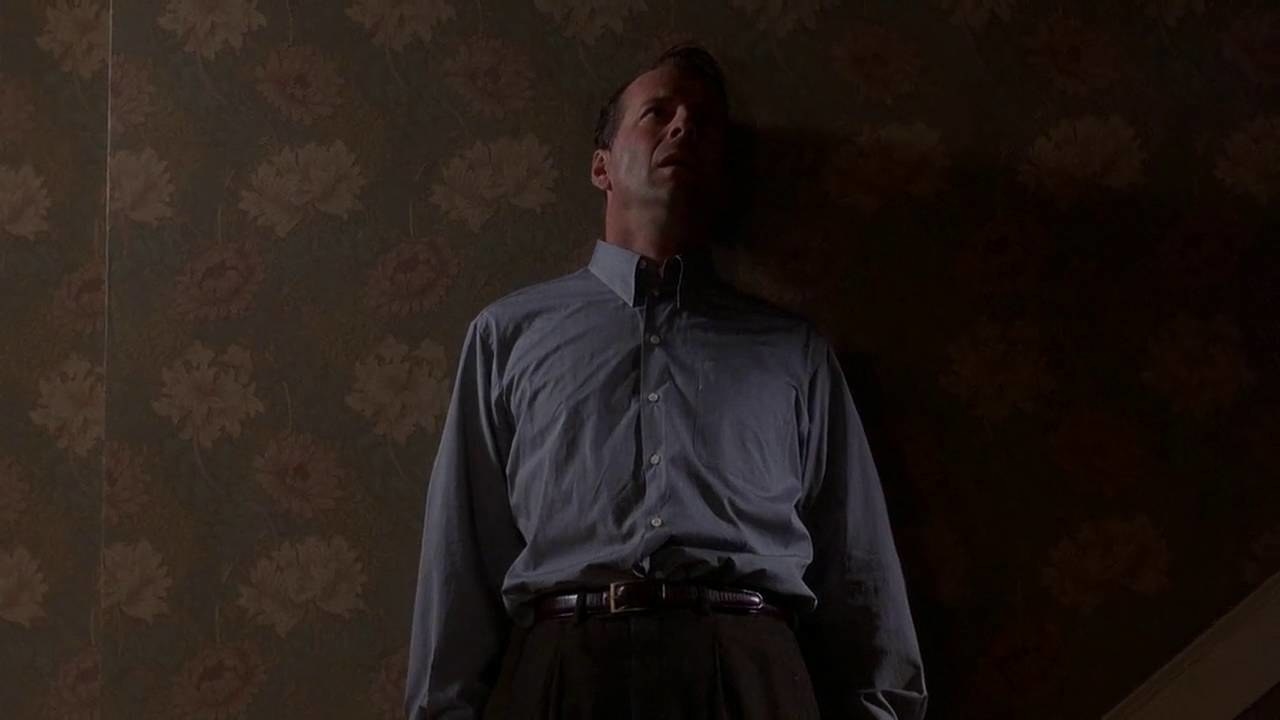Bruce Willis lies on the floor at the end of &#x27;The Sixth Sense&#x27;