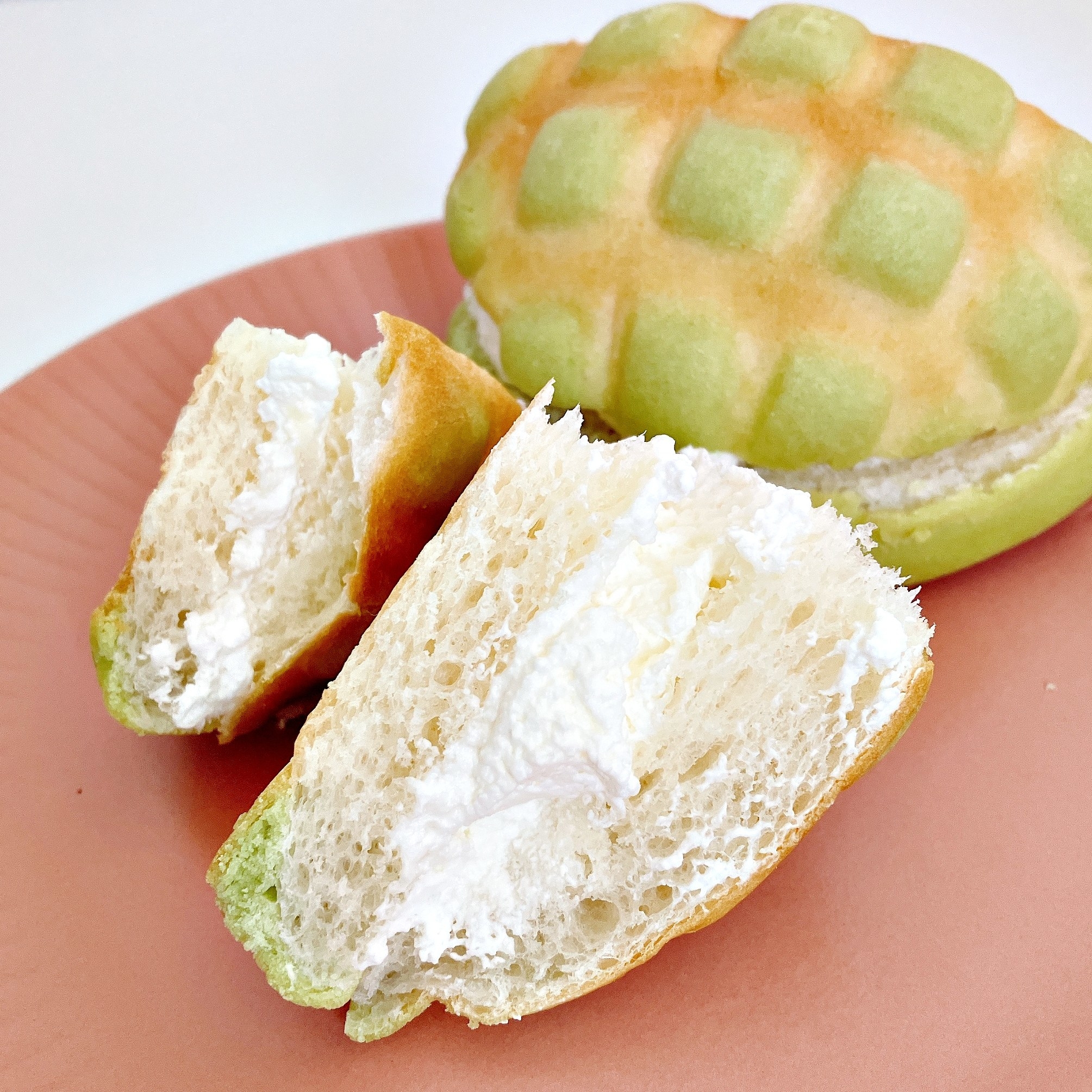 セブン】「最高に美味しい」「何個でも食べられる」ホイップ