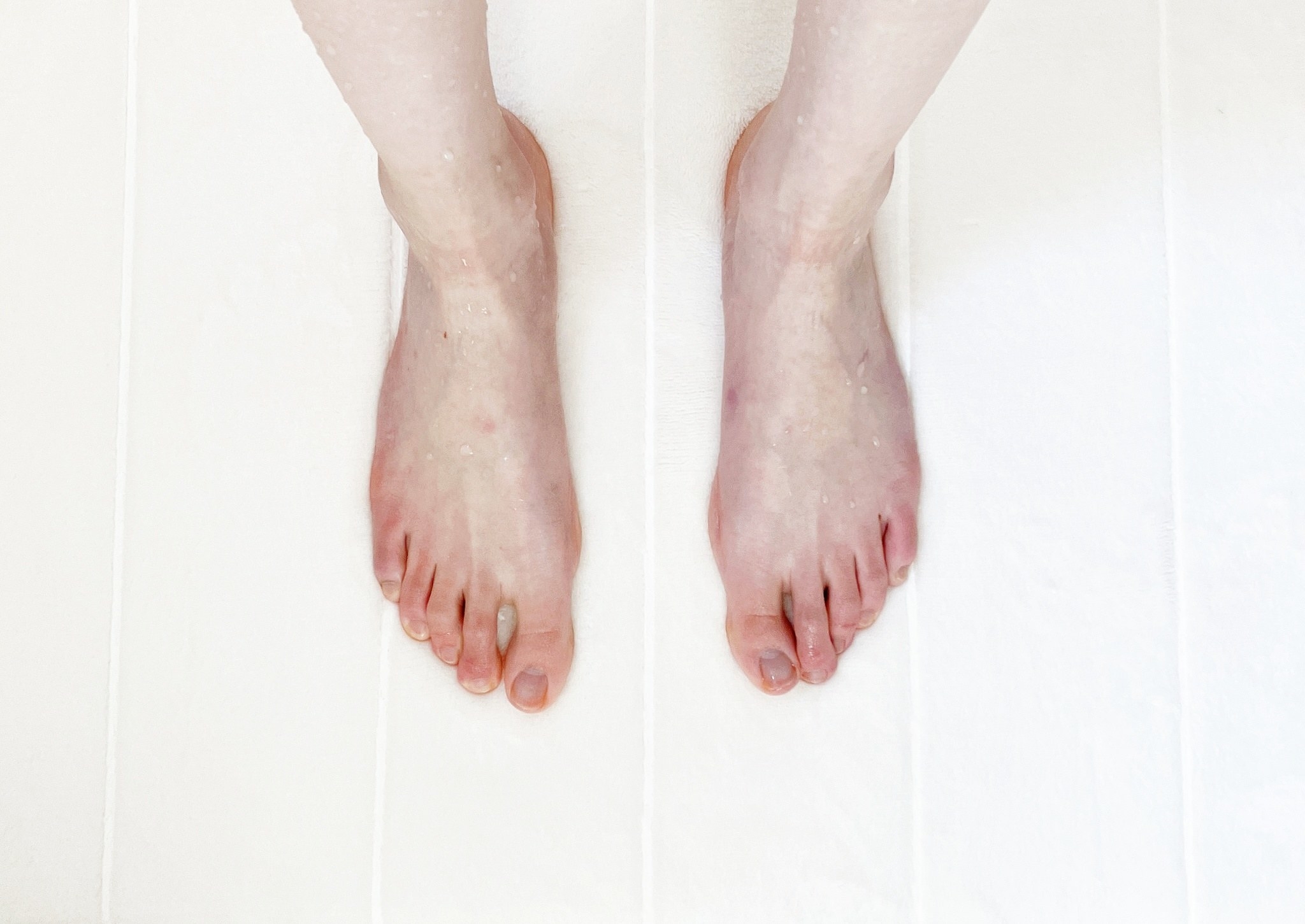 DAISO(ダイソー)のおすすめ日用品「低反発バスマット(40×60cm、ホワイト)」