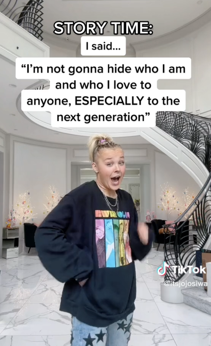 JoJo Siwa Coming Out as Gay Is Great for Kids & Parents – SheKnows
