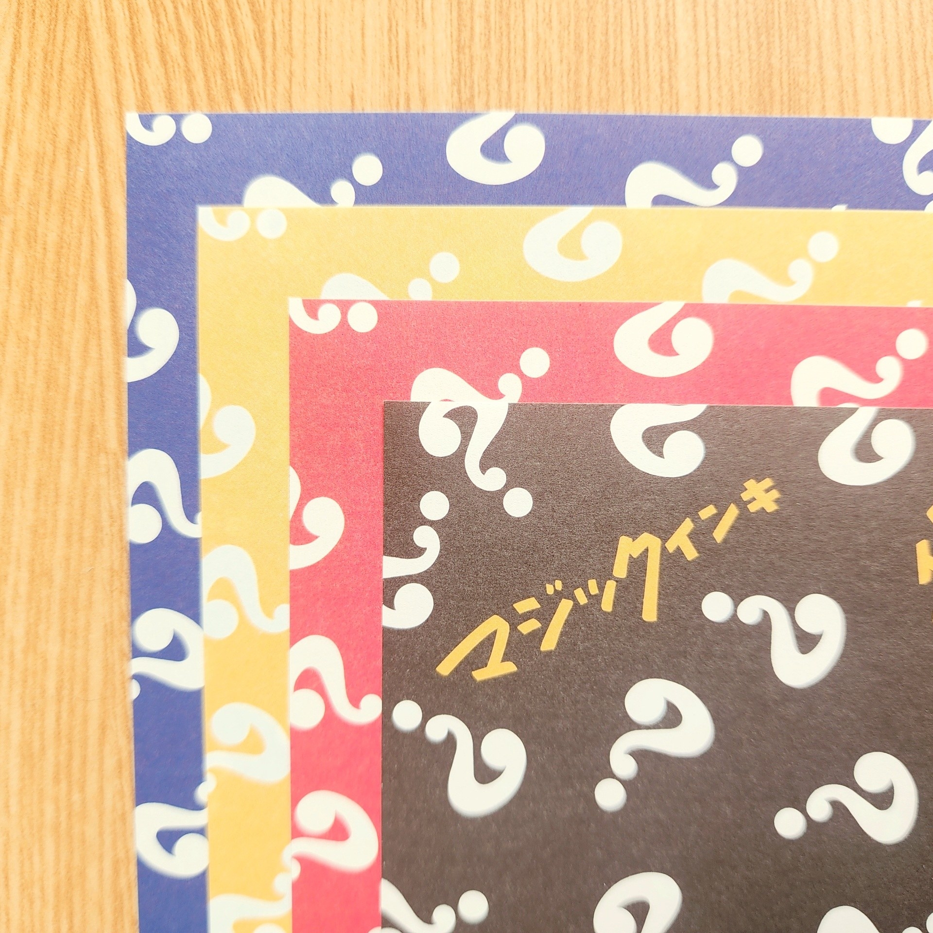 DAISO(ダイソー)のおすすめ文具「デザインペーパー(ぺんてるくれよん柄)(マジックインキ柄)」