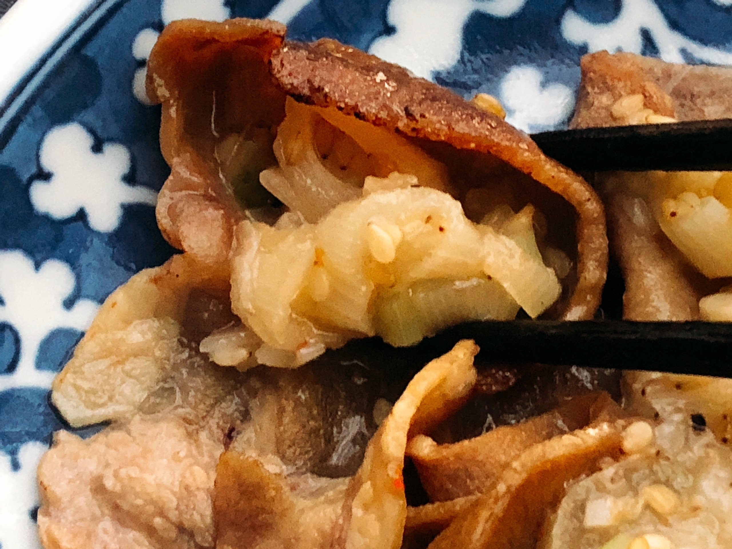 セブン‐イレブンのオススメの冷凍食品「刻みねぎと一緒に食べるねぎ塩豚タン」