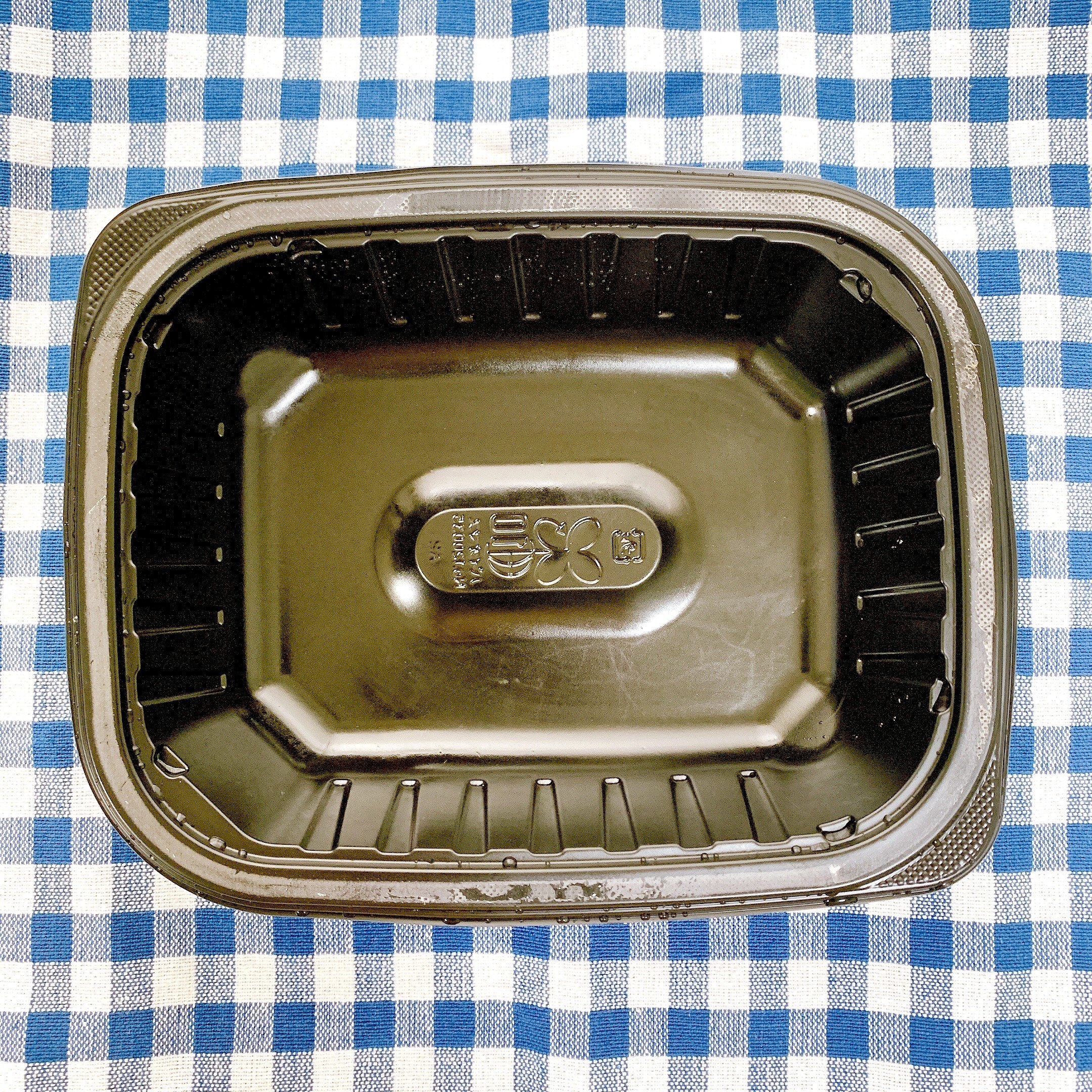 FamilyMart(ファミリーマート)のおすすめの冷凍食品「ラケル監修特製ソースのチキンオムライス」