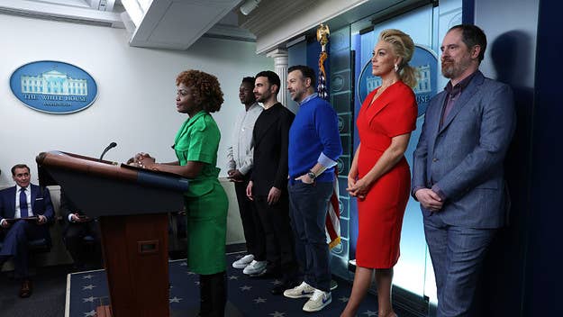 Jason Sudeikis appeared at the White House with the cast of 'Ted Lasso.' Sudeikis was seen wearing a pair of the Montreal Bagel Nike Dunk Low sneakers.