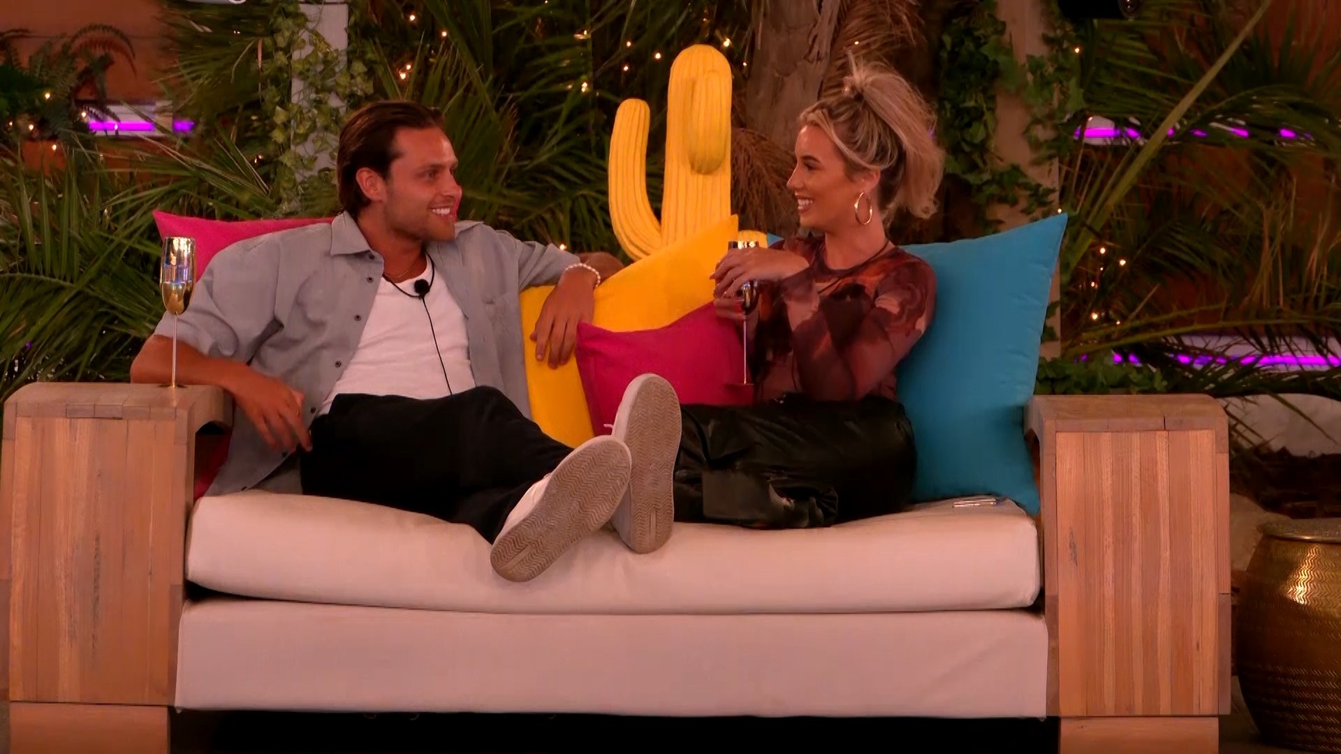 photo of the couple on the show
