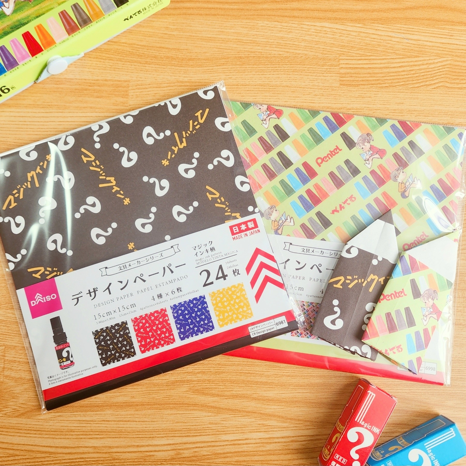 DAISO(ダイソー)のおすすめ文具「デザインペーパー(ぺんてるくれよん柄)(マジックインキ柄)」