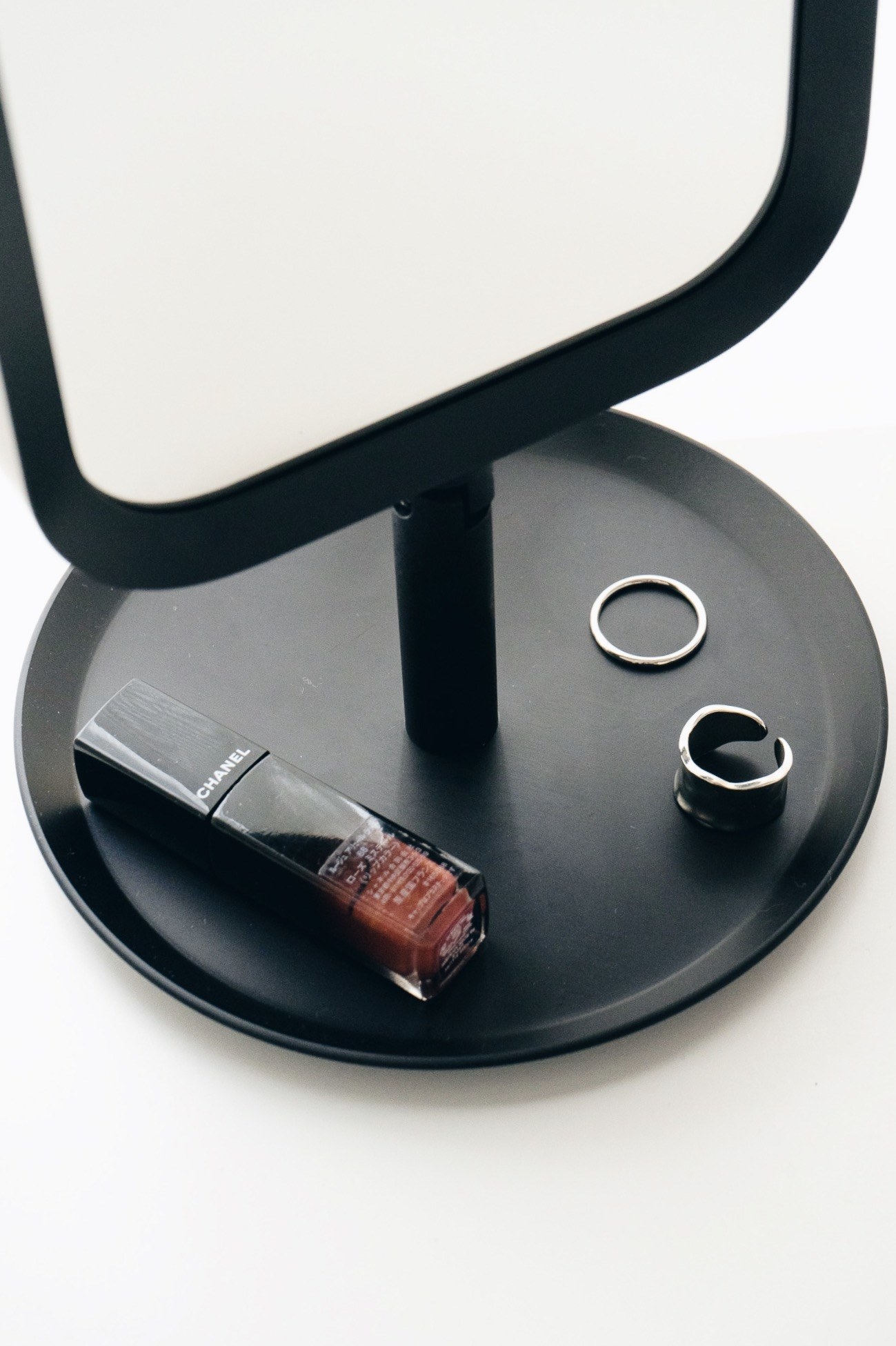 イケアのオススメのグッズ「LINDBYN リンドビーン テーブルミラー」