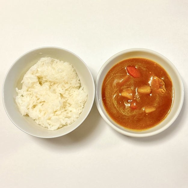 FamilyMart(ファミリーマート)のオススメのチルド総菜「ごはんにちょいかけ!やみつきになる?カレー」