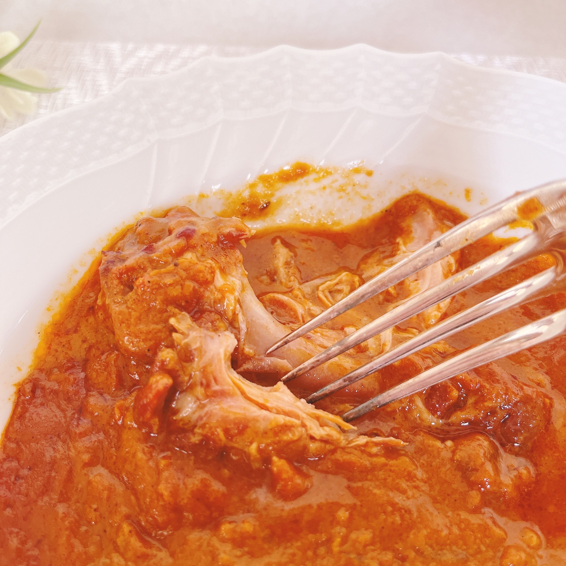 成城石井のおすすめレトルト食品「骨付き肉を煮込んだ旨味たっぷり バターチキンカレー」